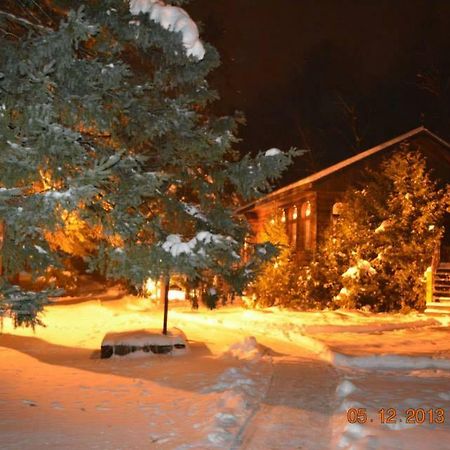 Auberge Alpine Inn Sainte-Adèle Kültér fotó