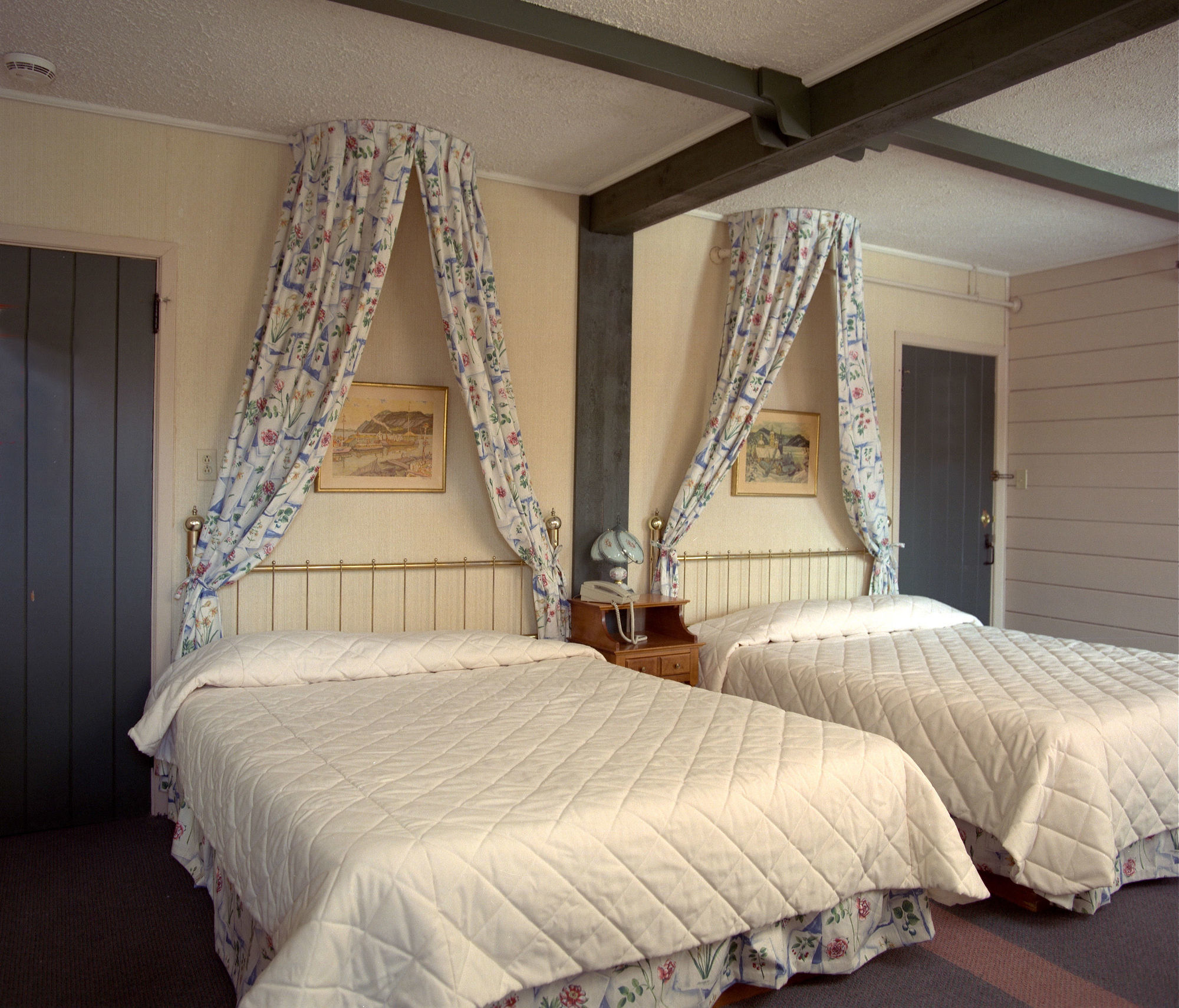 Auberge Alpine Inn Sainte-Adèle Kültér fotó