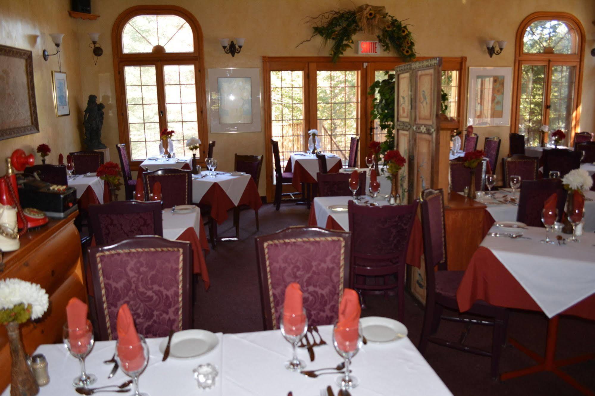 Auberge Alpine Inn Sainte-Adèle Kültér fotó