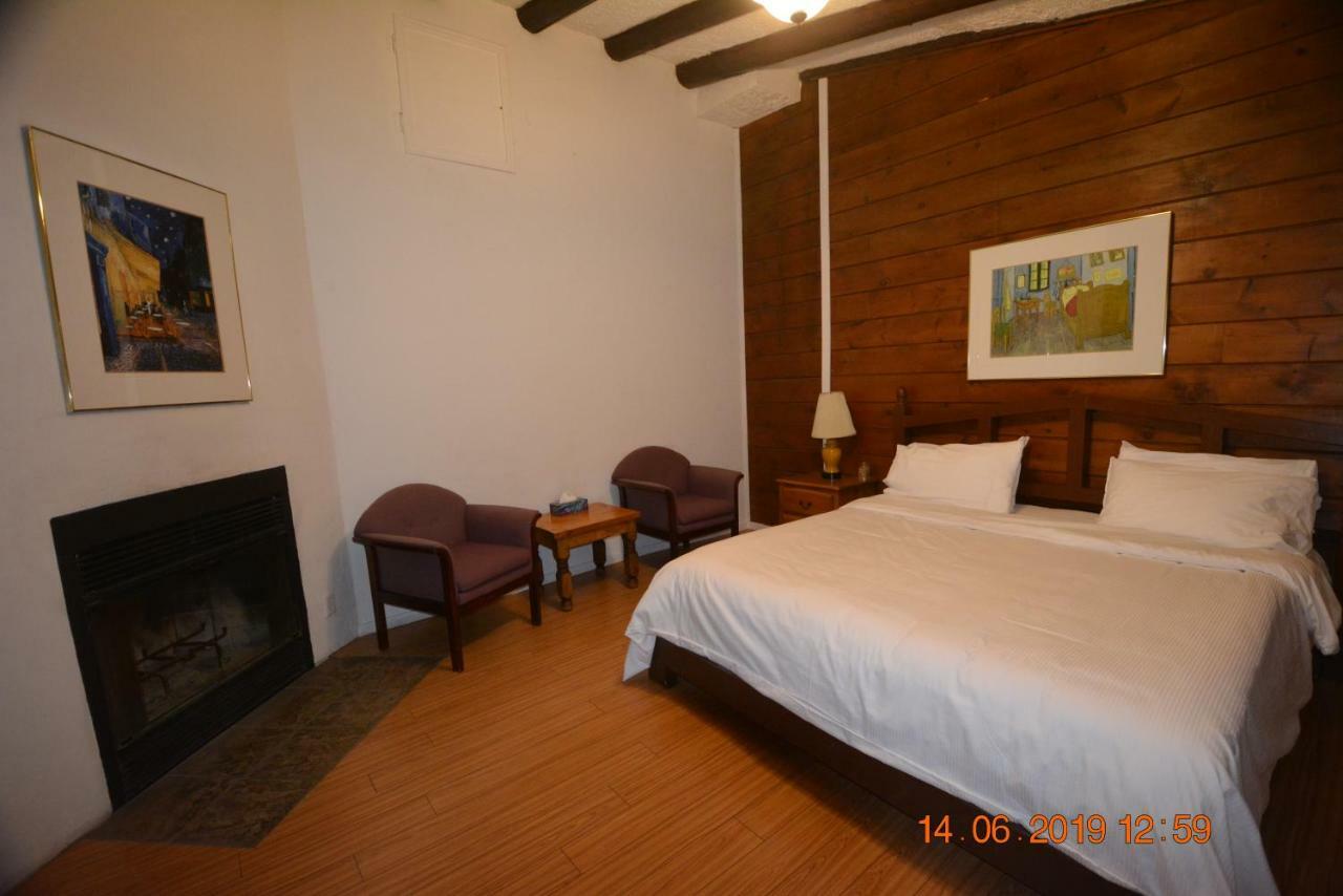 Auberge Alpine Inn Sainte-Adèle Kültér fotó