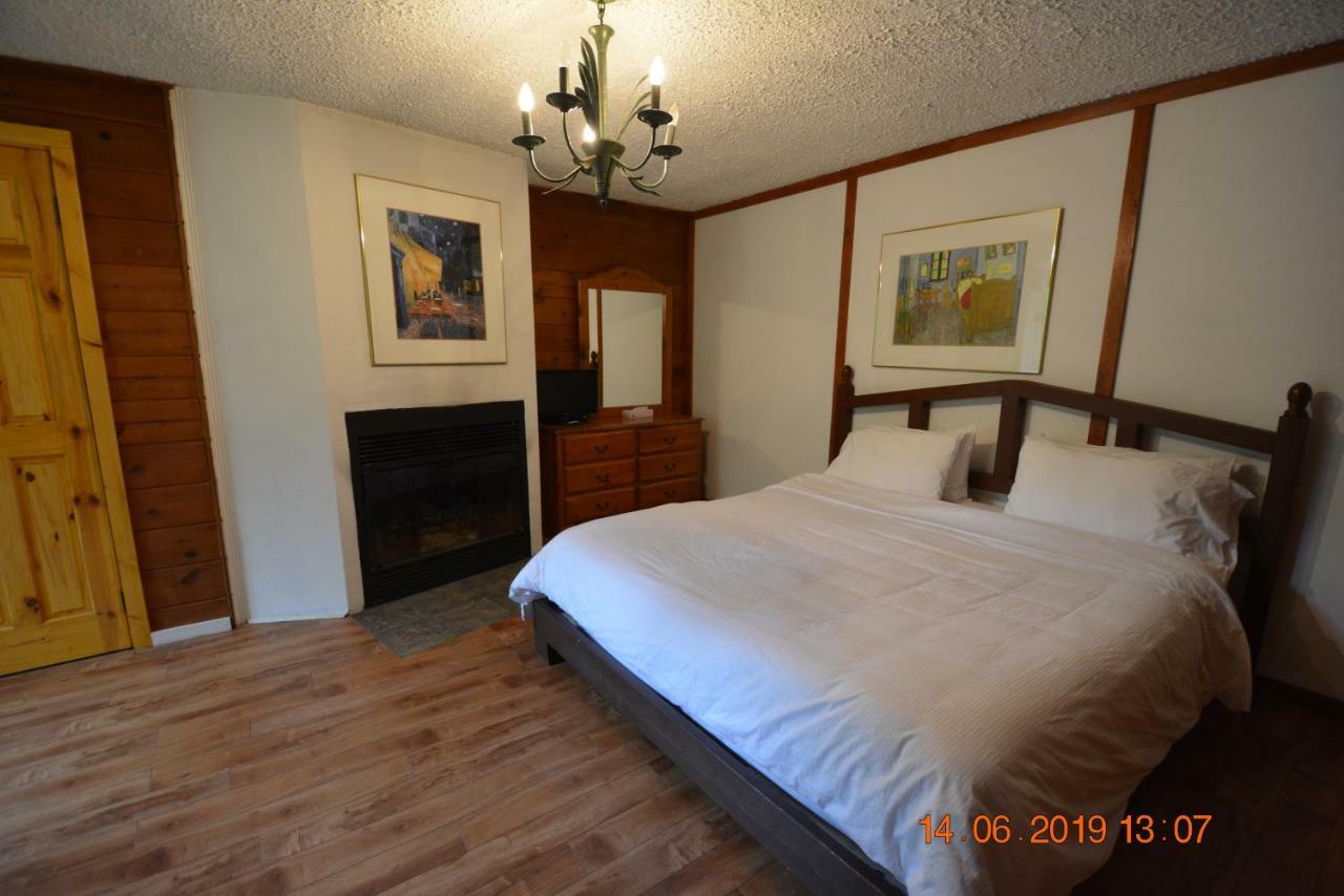 Auberge Alpine Inn Sainte-Adèle Kültér fotó