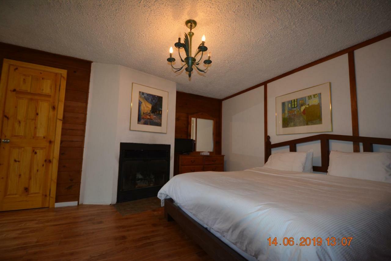 Auberge Alpine Inn Sainte-Adèle Kültér fotó