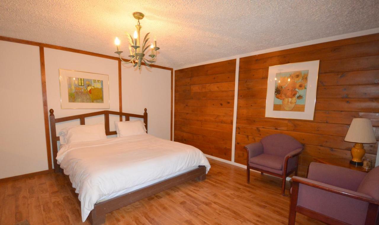 Auberge Alpine Inn Sainte-Adèle Kültér fotó